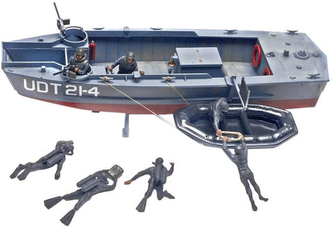 UDT Boat with Frogmen 1/35 Scale Kit